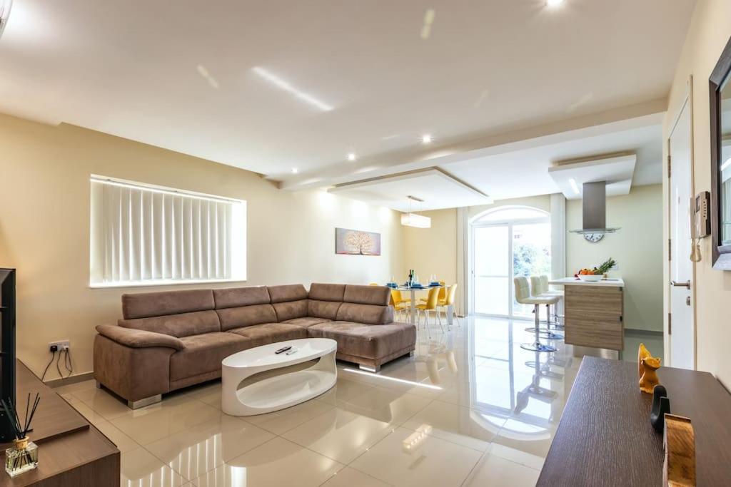 Modern 3 Bedroom Apartment Close To Paceville And Beach Is-Swieqi Exterior foto